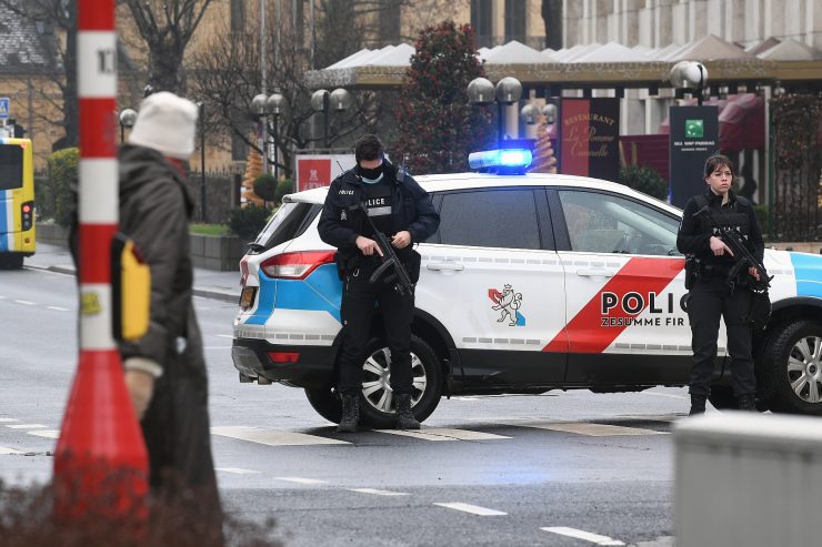 Ominöse Meldung / Polizei rückt am Boulevard Royal in Luxemburg-Stadt mit Maschinengewehren an