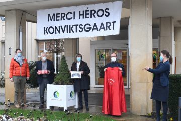 Überraschungsaktion / Familien der Bewohner bedanken sich bei den „Helden“ des Konviktsgaart