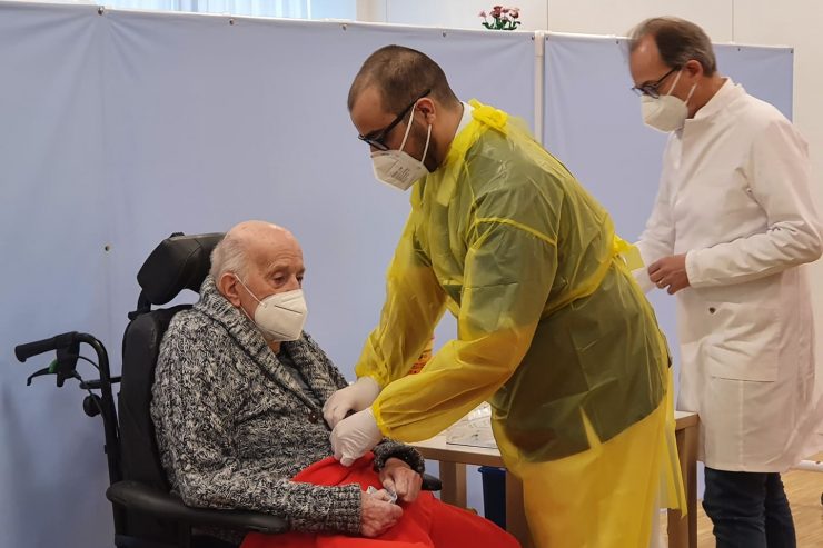 Pandemie / Die Impfkampagne in Luxemburgs Alters- und Pflegeheimen hat begonnen