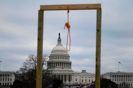 Trump-Anhänger hatten einen Galgen vor dem Kapitol aufgebaut