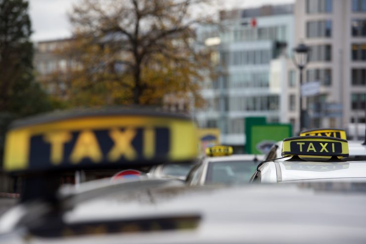 Taxi-Reform / Neues Gesetz soll für mehr Konkurrenz auf dem Markt sorgen: Kritik kommt von allen Seiten