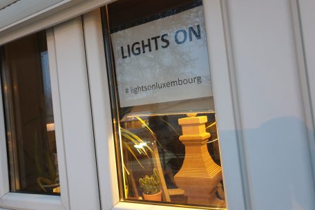 Mit dem gemeinsamen Hashtag vermitteln die Bar- und Restaurantbesitzer einen stillen Protest gegen die Entscheidung der Regierung