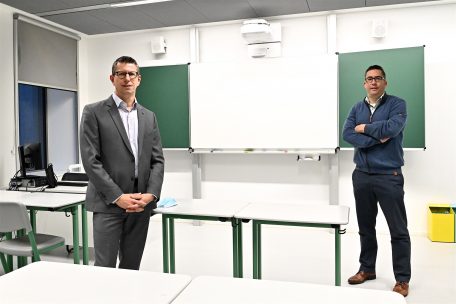 Direktor Jean Theis und Vizedirektor Denis Reitz sind sich einig, dass man weiter experimentieren muss, um den richtigen Standort für die CO2-Detektoren festzulegen