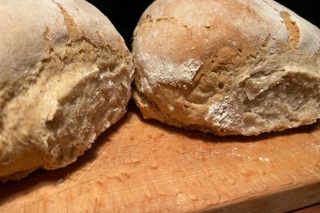 Die ausgekühlten fertigen Brote