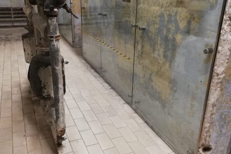 Umstrittene Gedenkkultur / Trotz Verbot können sich im einstigen KZ Mauthausen Extremisten verewigen