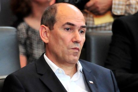 Ein Land driftet ab / Premier Janez Jansa modelt Slowenien nach ungarischem Vorbild um