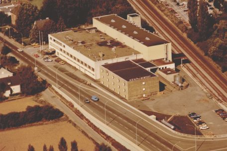 1968 baute Heintz van Landewyck eine neue Tabakfabrik in Ettelbrück und ging ein Joint Venture mit der amerikanischen Manufaktur Lorillard ein, die Zigaretten der Marken „Kent“ und „Newport“ herstellte