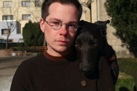 George Philippart und sein Hund Cello                