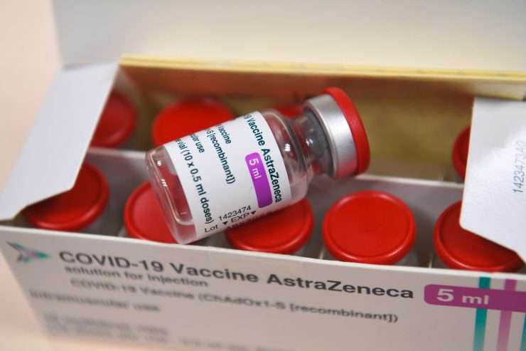 Häufige Nebenwirkungen  / „Nein, das ist nicht gut“: Teile Schwedens stoppen AstraZeneca-Impfungen