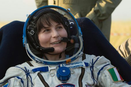 Astronautin Samantha Cristoforetti bei ihrer Rückkehr zur Erde