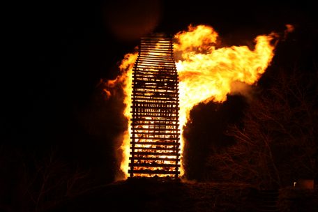 Die brennende Burg aus dem Jahr 2020