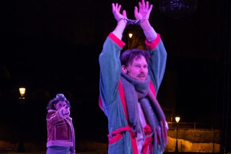 Theater / Sterben in fünf Anläufen: „So dunkel hier“ von Elise Schmit in einer Inszenierung von Anne Simon