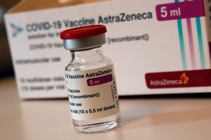 Covid-19 / EMA: Vorerst weiter von Vorteil des AstraZeneca-Impfstoffs überzeugt