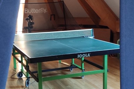 Tischtennisspielerin Sarah de Nutte trainierte während der Corona-Krise mithilfe eines Trainingsroboters