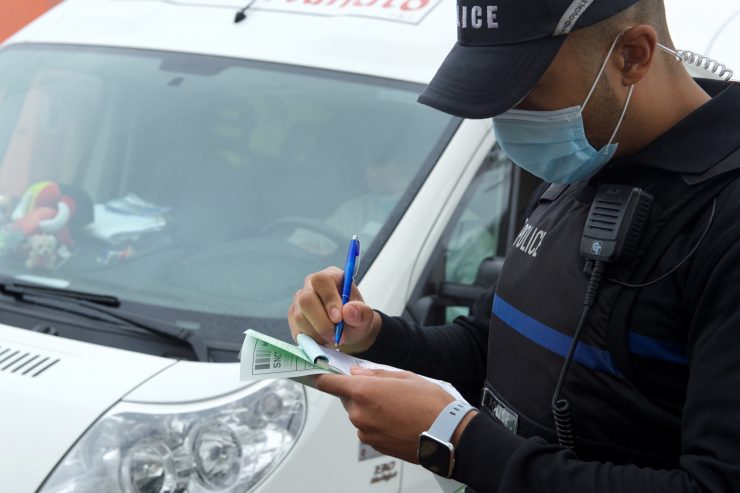 Luxemburg / Polizei: Alkoholisierte Fahrerin während der Ausgangssperre unterwegs