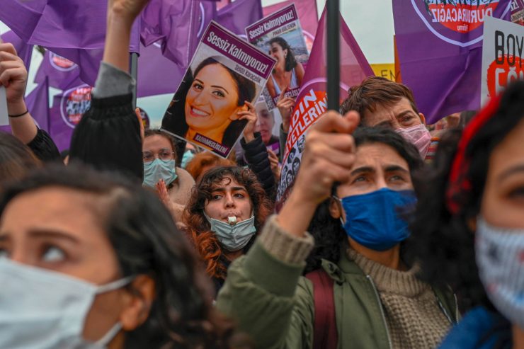 Grundrechte / Internationale Kritik an Austritt der Türkei aus Abkommen gegen Gewalt an Frauen