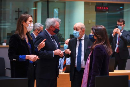 Rat der EU-Außenminister / Sanktionen gegen China und sechs andere Staaten verhängt