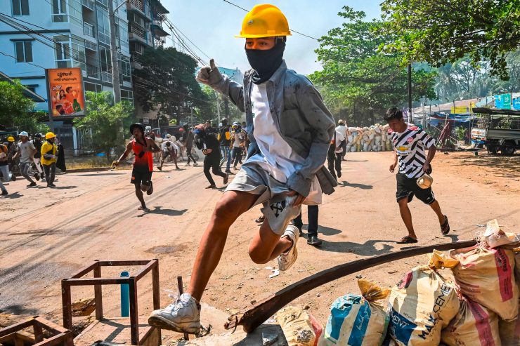 „Gefährlich und unverantwortlich“ / Die Demonstranten in Myanmar und der Satellit vom Unternehmen mit Sitz in Luxemburg 