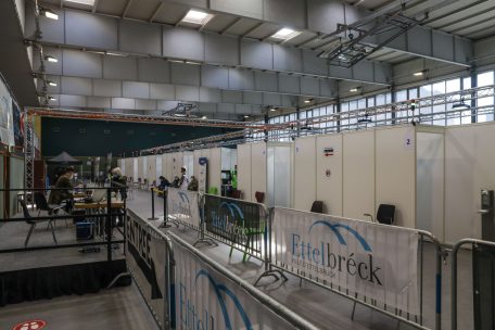 Covid-19 / Die Ruhe vor der Impfung: Zu Besuch im Impfzentrum von Ettelbrück