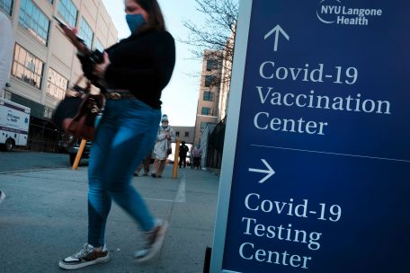 USA / Laut Biden fast alle erwachsenen Amerikaner in drei Wochen impfberechtigt