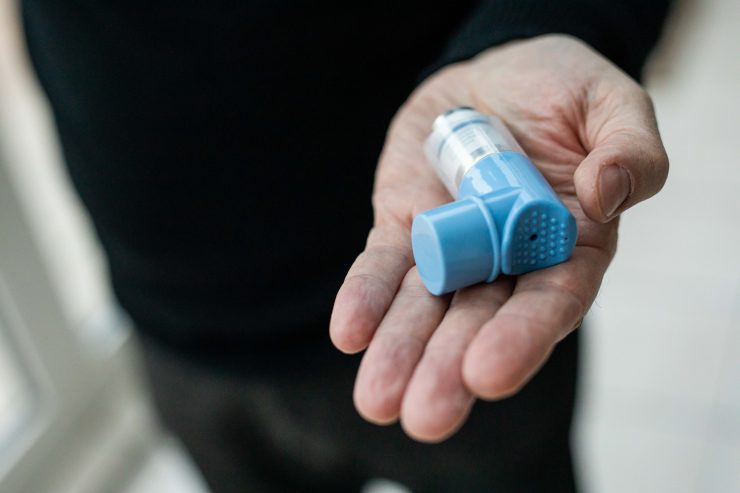 Studie /  Asthma-Spray wirkt bei Covid-19 antientzündlich – Effekt laut Experten „beachtlich“