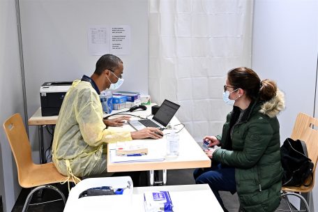 Covid-19 / Nach Kritiken der Patientenvertretung: AMMD nimmt Impfkampagne in Schutz