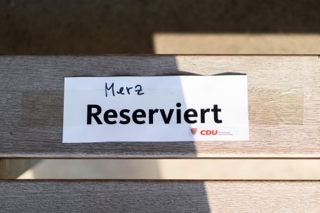 Deutschland / Merz soll ins Team von Laschet – der Kanzlerkandidat setzt auf seine bewährte Strategie