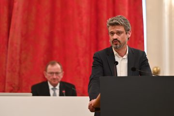 Debatte um Stabilitätspakt / Fast wie bei der Erklärung zur Lage der Nation