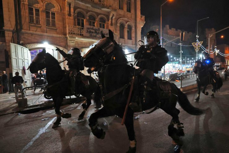 Israel / Gefährliche Zuspitzung in Jerusalem: Hunderte Verletzte bei schweren Zusammenstößen in der Altstadt