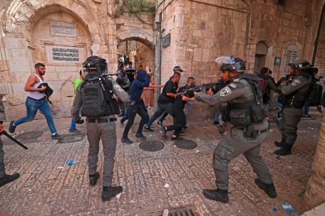 Bei Protesten vor der Al-Aksa-Moschee gab es bis zu 300 Verletzte