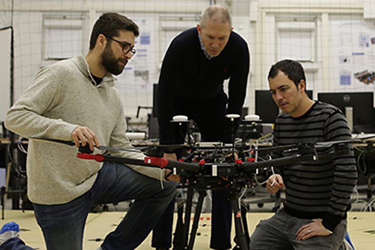 Game of Drones / Wenn vernetzte Roboter im Weinberg
arbeiten