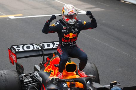Formel 1 / Verstappen übernimmt erstmals WM-Führung – Mercedes unter Druck