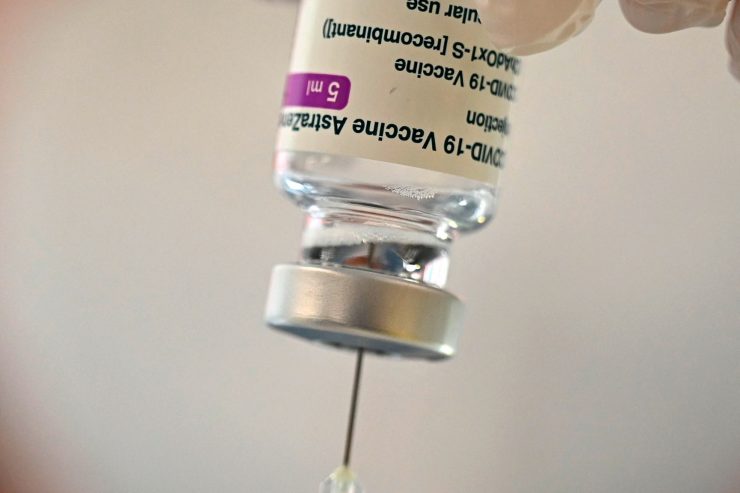 Corona-Impfstoff / EU verlangt von AstraZeneca wegen Lieferverzögerungen hohen Schadenersatz