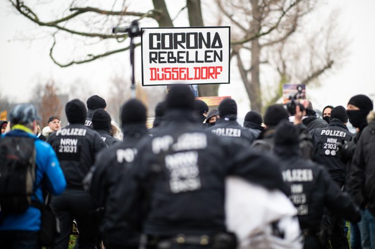 Interview mit Konfliktforscher / „Die Hochphase der Querdenker-Bewegung ist vorbei“