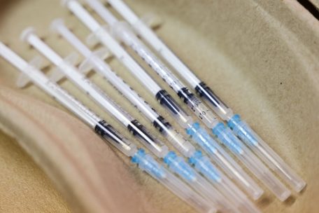 Pandemie / EU-Behörde gibt grünes Licht für ersten Corona-Impfstoff für Kinder