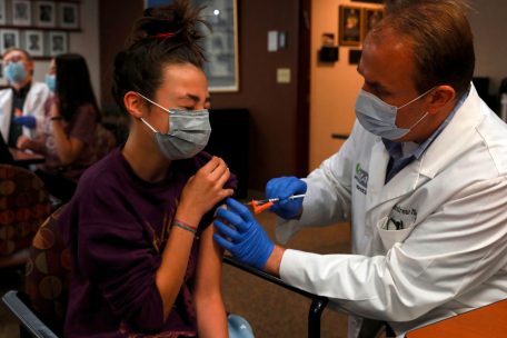 Coronavirus / EU-Arzneibehörde EMA gibt Biontech-Impfstoff ab 12 Jahren frei