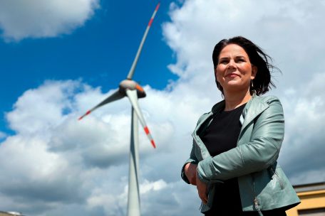 Deutschland / Die Debatte um Baerbock und die Benzinpreise zeigt, wie groß das Skandalisierungspotenzial des Themas ist