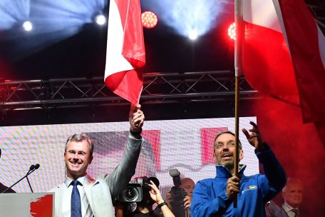 Österreich / Nach Abgang von FPÖ-Chef Hofer ist der Weg frei für rechten Racheengel Kickl