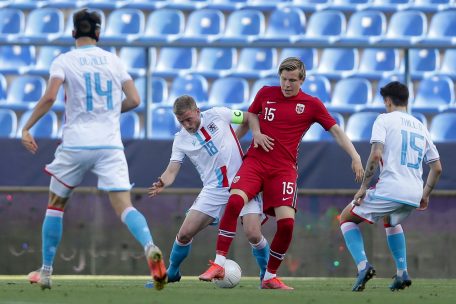 Fußball / FLF-Auswahl will gegen die Schotten dicht machen