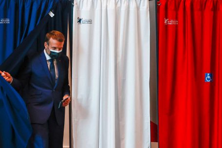 Elections régionales en France / Les lepénistes piétinent, la droite et la gauche classiques résistent