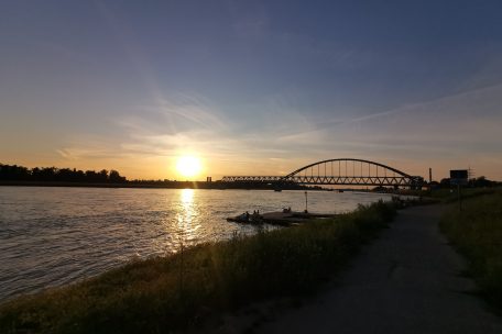 Rhein-Romantik nach einem langen Paddel-Tag