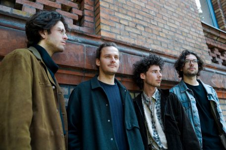 Während ihres Konzerts am 18. Juli stellen TUYS (u.a.) ihre rezente EP „A Curtain Call for Dreamers“ vor