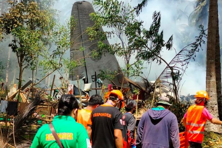 Philippinen / Mindestens 17 Tote beim Absturz eines Militärflugzeugs