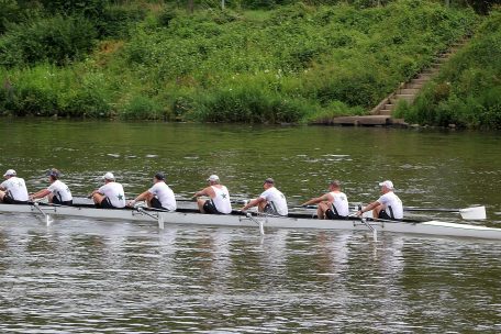 4. Wäistrooss-Regatta / 18 m lang, 1 Tonne schwer und dennoch schnell ...