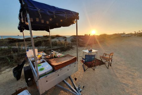 „Kniddelen“ auf Reisen / Mit einer Küche auf Rädern fährt Frank Metscher durch den Süden von Europa