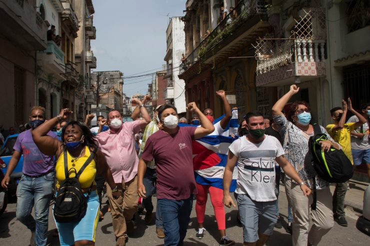 Kuba / Tausende Menschen protestieren gegen die Regierung
