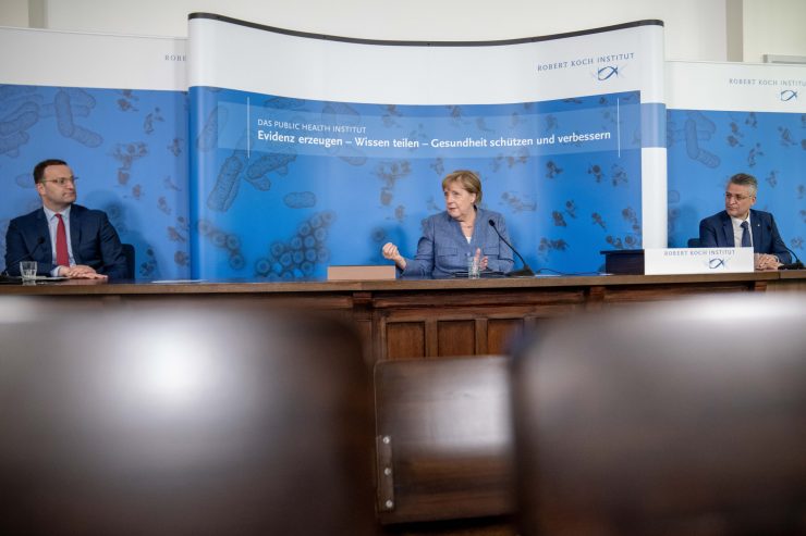 Deutschland / Kanzlerin Angela Merkel rührt die Werbetrommel für die Impfung