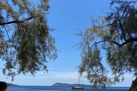 Strand in Komiza: Auch in der zweiten Corona-Saison herrscht kaum Gedränge an der Adria