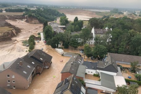 Laut Bezirksregierung Köln sind einige Häuser eingestürzt, mehrere Menschen würden vermisst