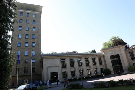 Die Tour beginnt im Innenhof der Villa Louvigny